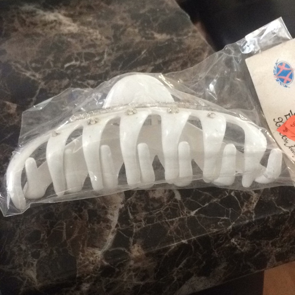 FINAL MARKDOWN Brand new jaw clip